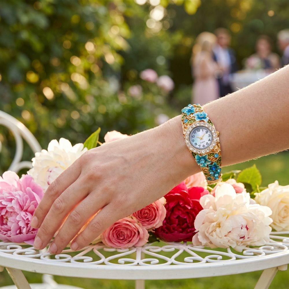Vintage Fashion Week - Jam Tangan Vintage Kaya Aksen Bunga