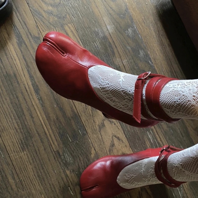 Vintage Fashion Style - Sepatu Wanita Model Vintage Musim Semi