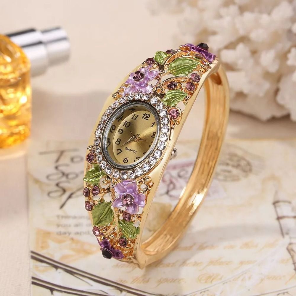 Vintage Fashion Week - Jam Tangan Vintage Kaya Aksen Bunga,