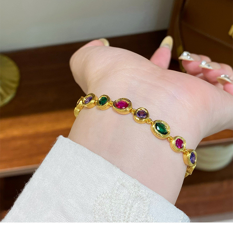 Set perhiasan kalung, anting,  - Vintage Fashion Tiktok ulasan dan harga