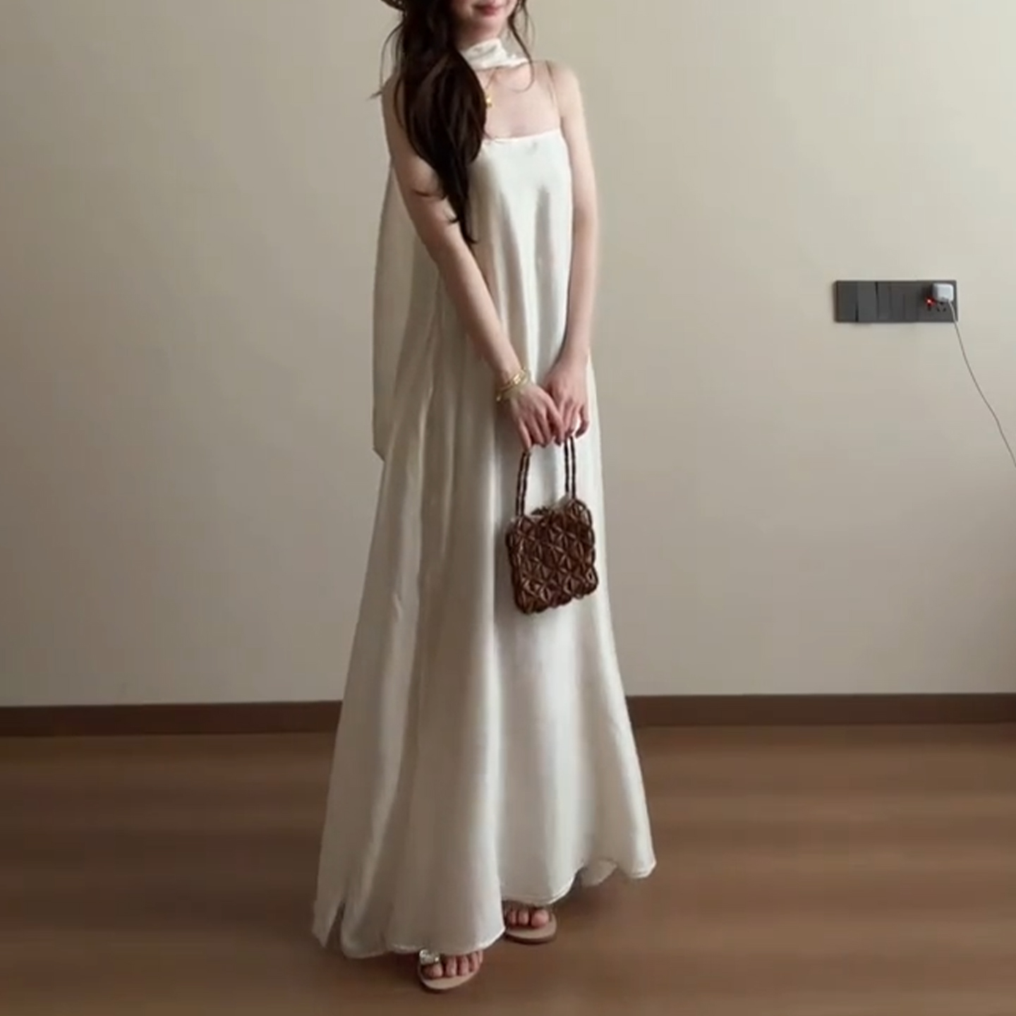 Gaun Maxi Tali Spaghetti Putih - Vintage Fashion Tiktok ulasan dan harga