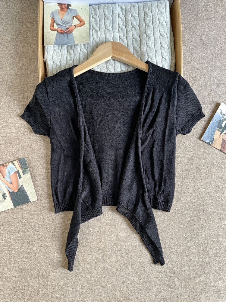 Kardigan Hitam Berenda dengan  - Crop Cardigan Vintage ulasan dan harga